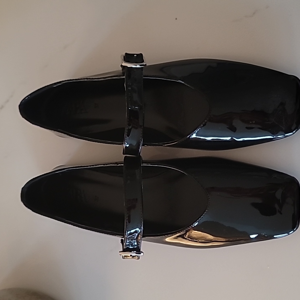 ZARA patent leather Flats